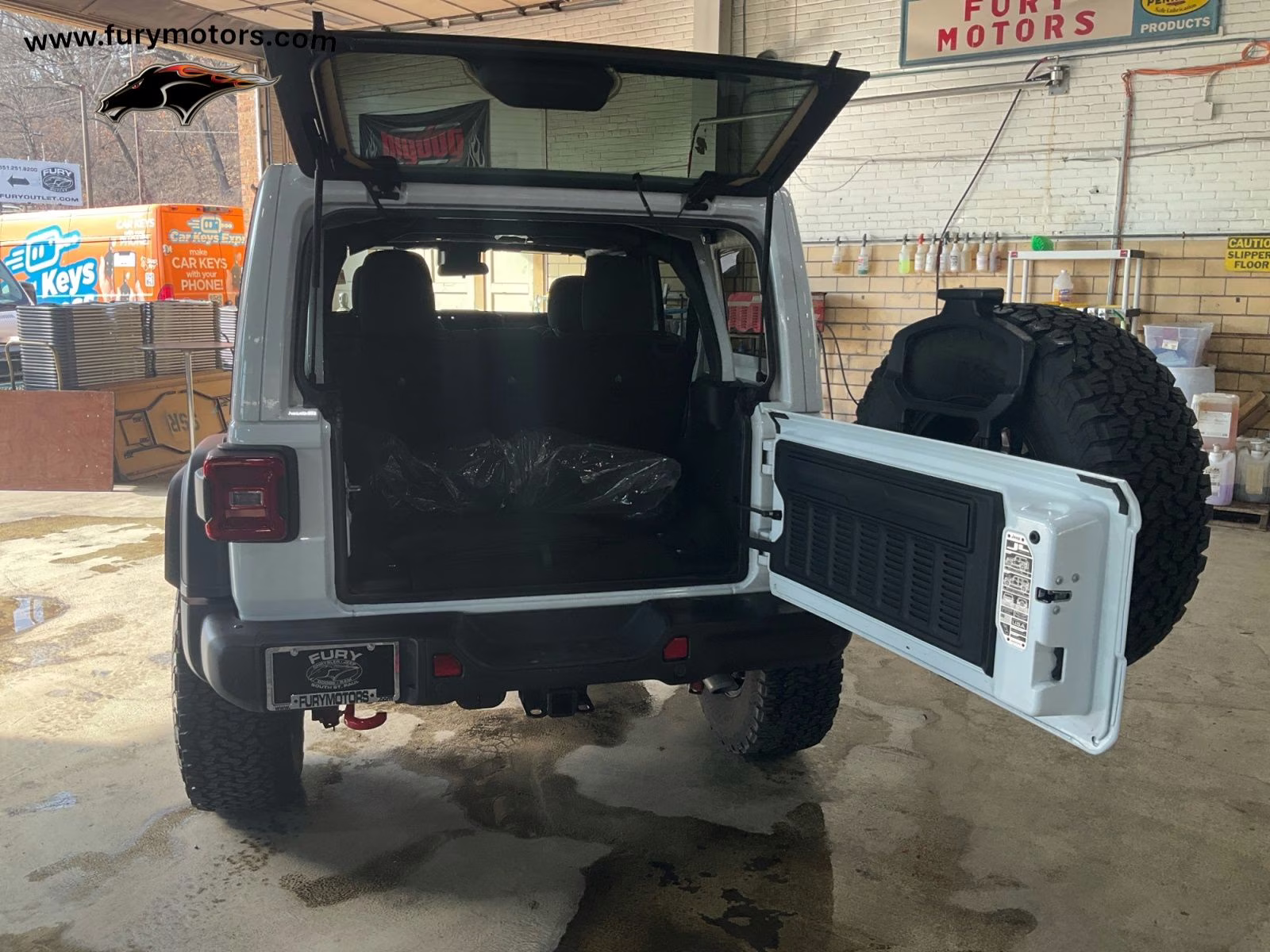 2024 Bright White Clearcoat Jeep Wrangler Rubicon 4X4 SUV