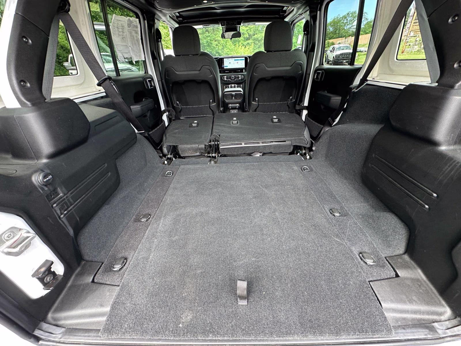 2024 Bright White Clearcoat Jeep Wrangler Rubicon 4X4 SUV