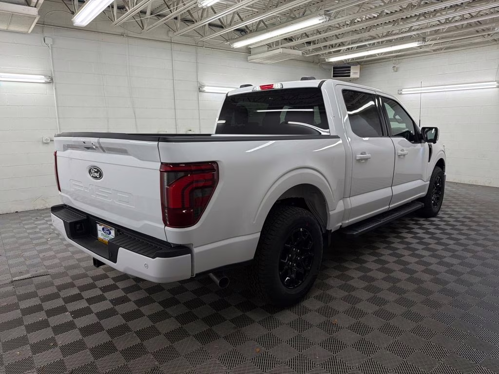 2026 OXFORD WHITE Ford F-150 Lariat RWD Truck