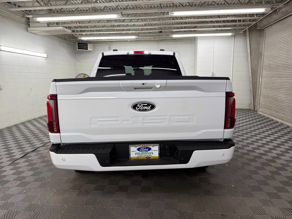 2026 OXFORD WHITE Ford F-150 Lariat RWD Truck