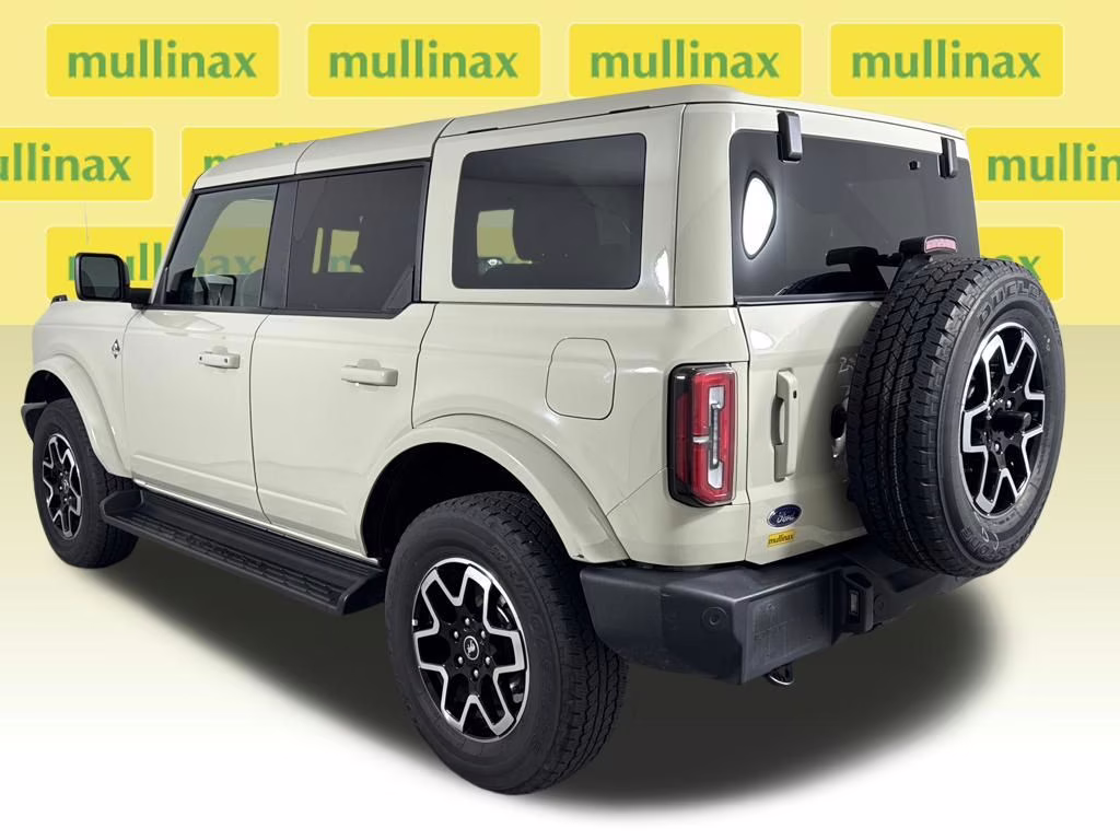 2025 Desert Sand Ford Bronco Outer Banks 4X4 SUV