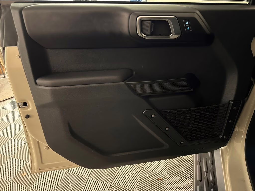 2025 Desert Sand Ford Bronco Outer Banks 4X4 SUV