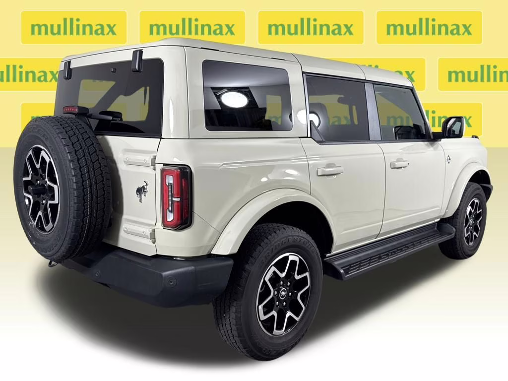 2025 Desert Sand Ford Bronco Outer Banks 4X4 SUV
