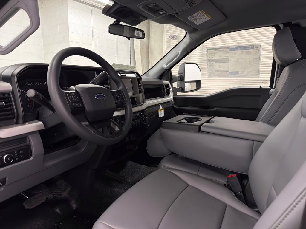 2026 OXFORD WHITE Ford Super Duty F-250 SRW XL RWD Truck