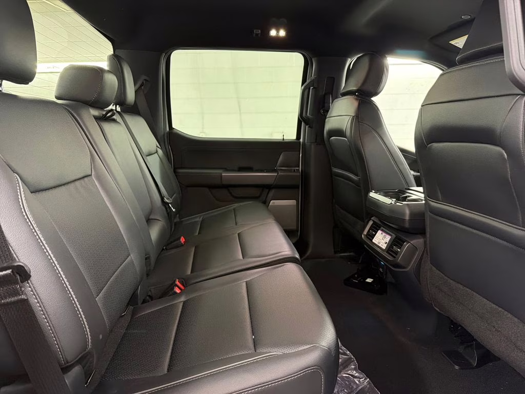 2026 OXFORD WHITE Ford F-150 Lariat RWD Truck