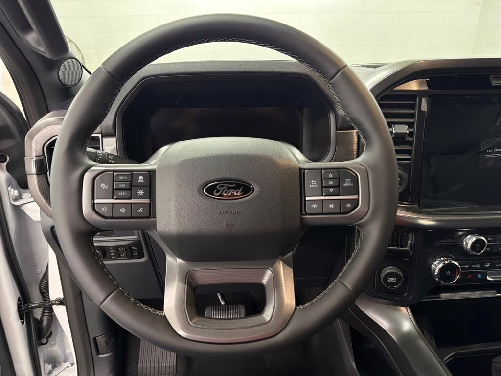 2026 OXFORD WHITE Ford F-150 Lariat RWD Truck