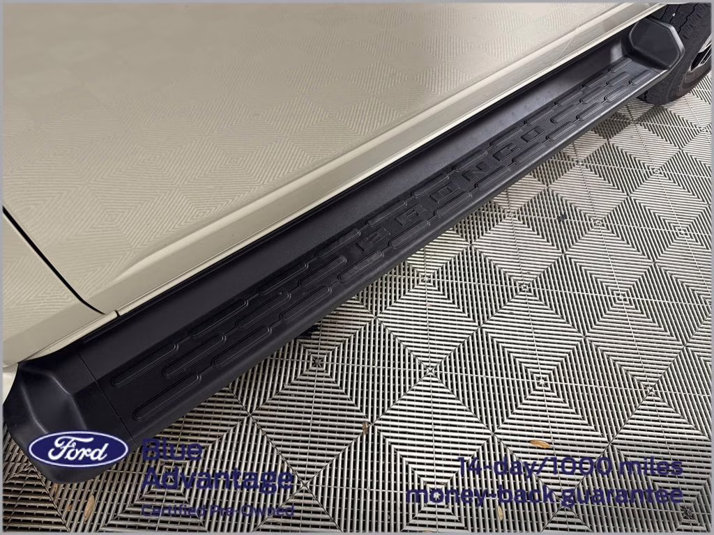 2025 Desert Sand Ford Bronco Outer Banks 4X4 SUV