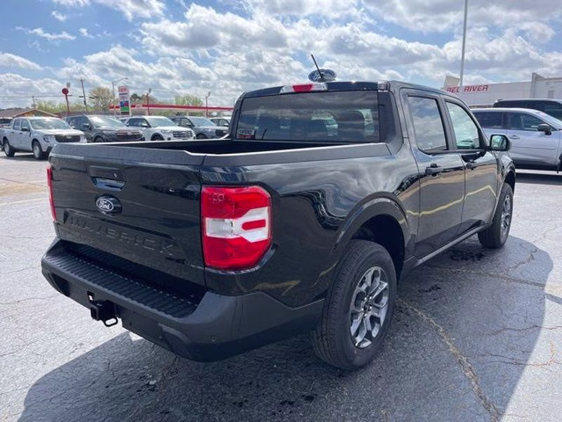 2026 Shadow Black Ford Maverick XLT FWD Truck
