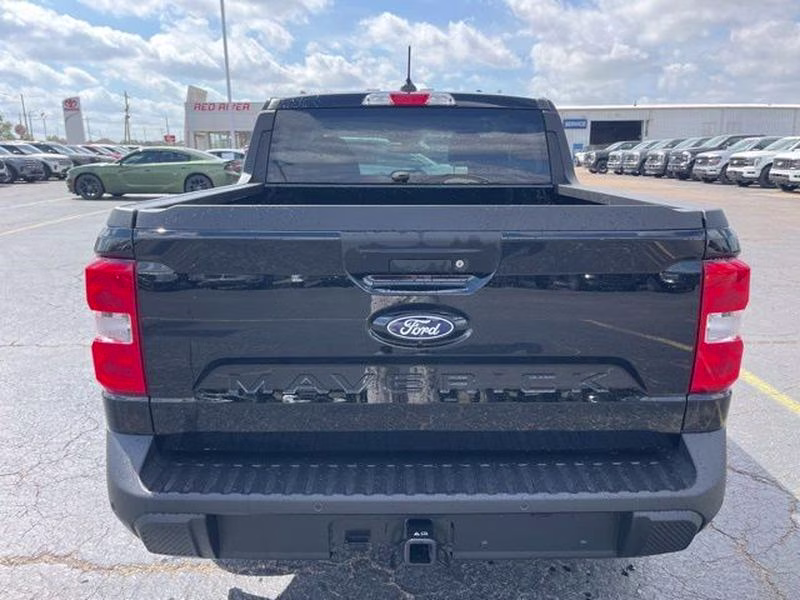 2026 Shadow Black Ford Maverick XLT FWD Truck
