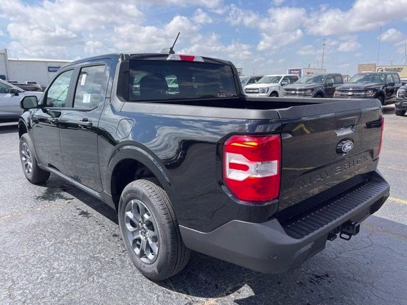 2026 Shadow Black Ford Maverick XLT FWD Truck