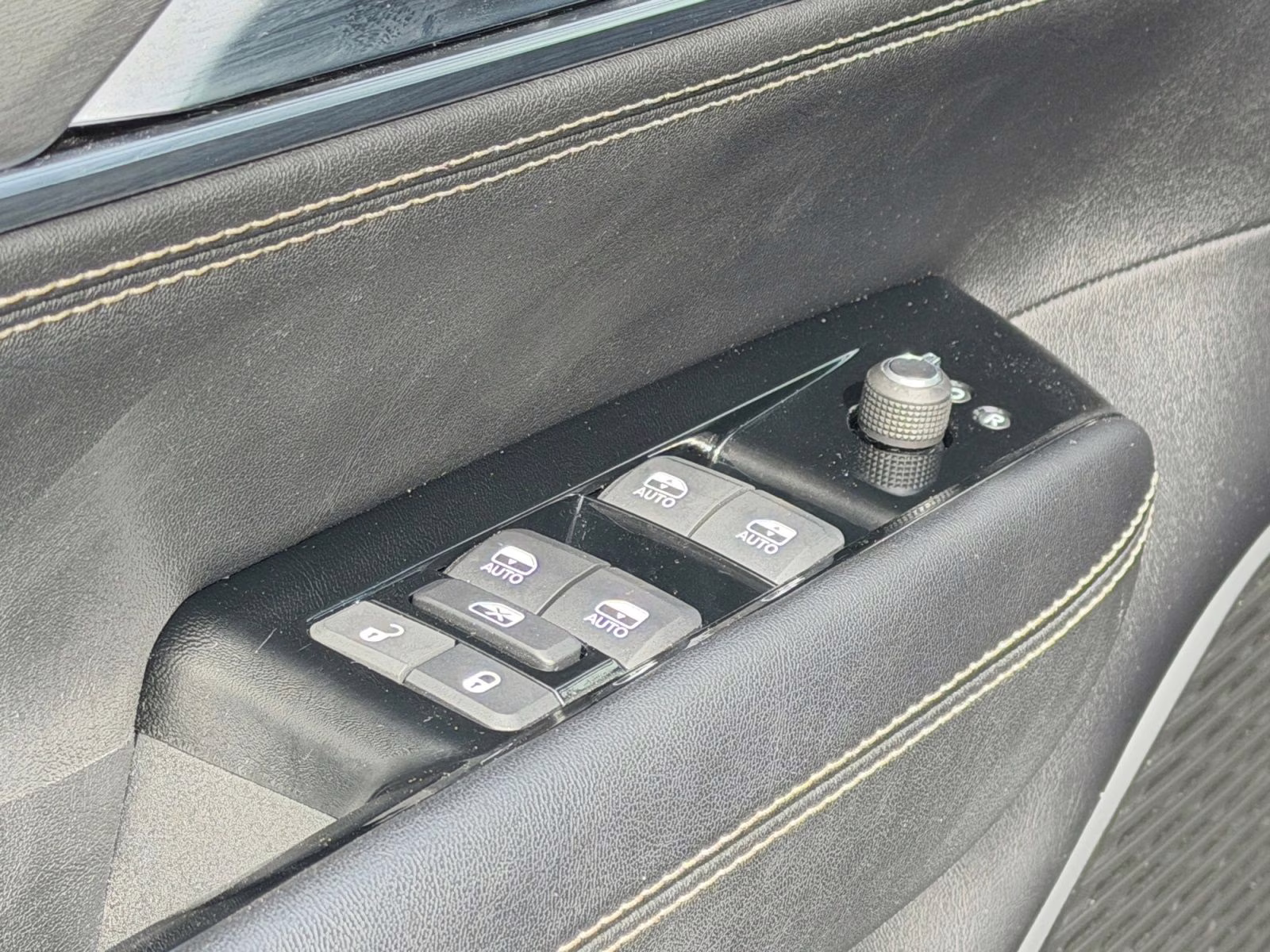 2024 Diamond Black Crystal Pearlcoat Jeep Wagoneer Series II 4X4 SUV