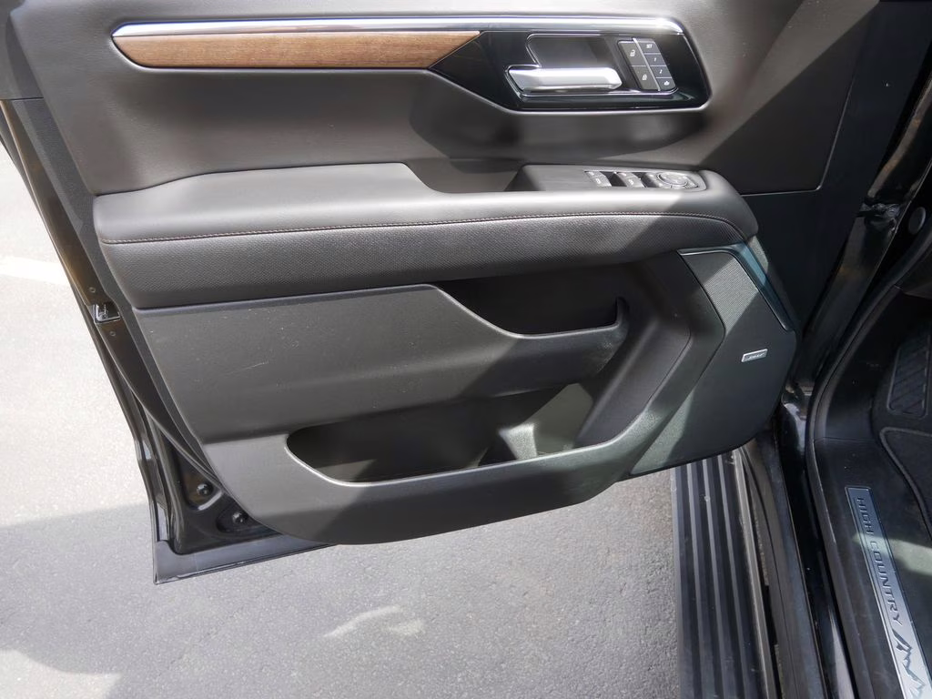 2025 Black Chevrolet Suburban High Country 4X4 SUV