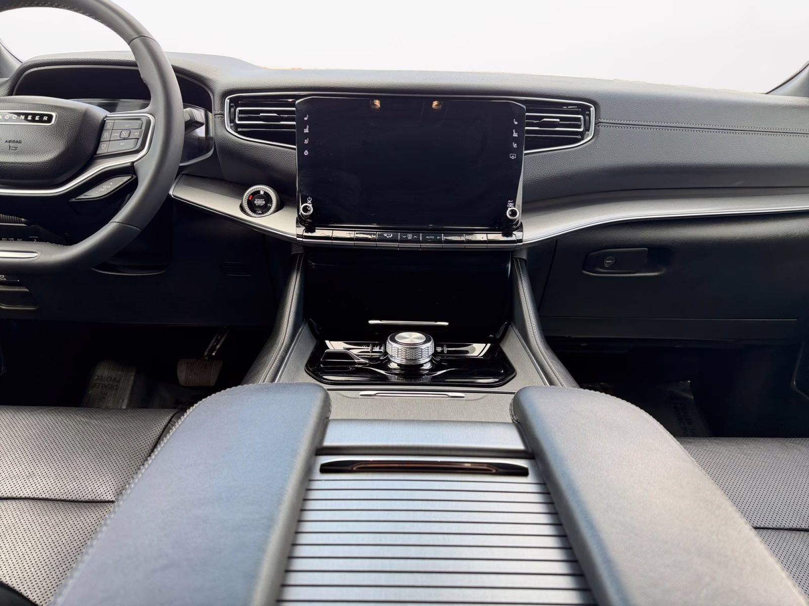 2024 Diamond Black Crystal Pearlcoat Jeep Wagoneer Series II 4X4 SUV