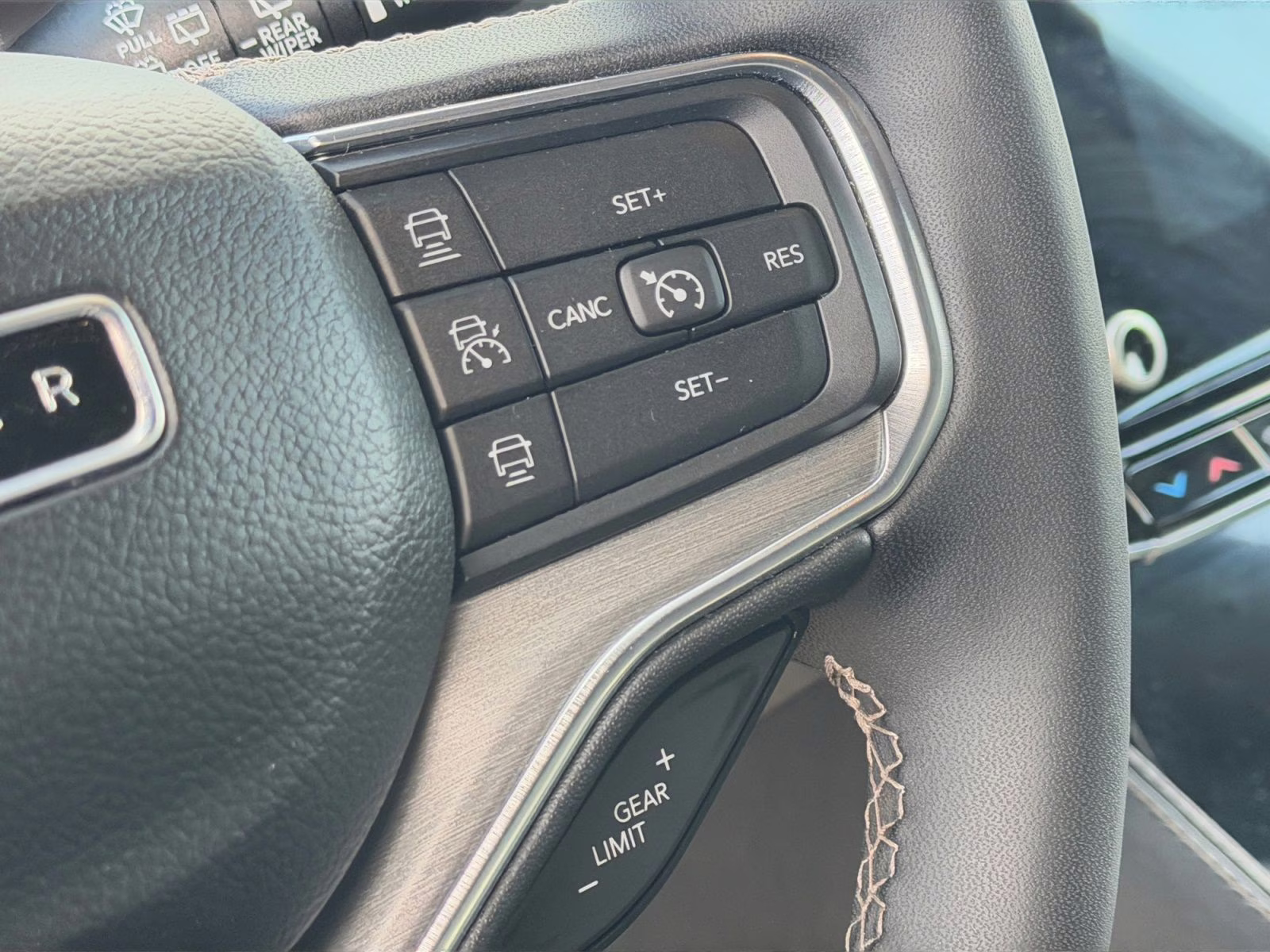 2024 Diamond Black Crystal Pearlcoat Jeep Wagoneer Series II 4X4 SUV