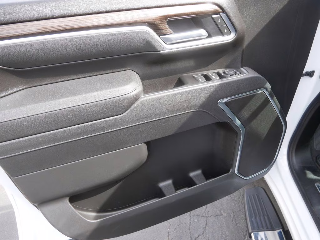 2025 Summit White Chevrolet Silverado 2500HD LT 4X4 Truck