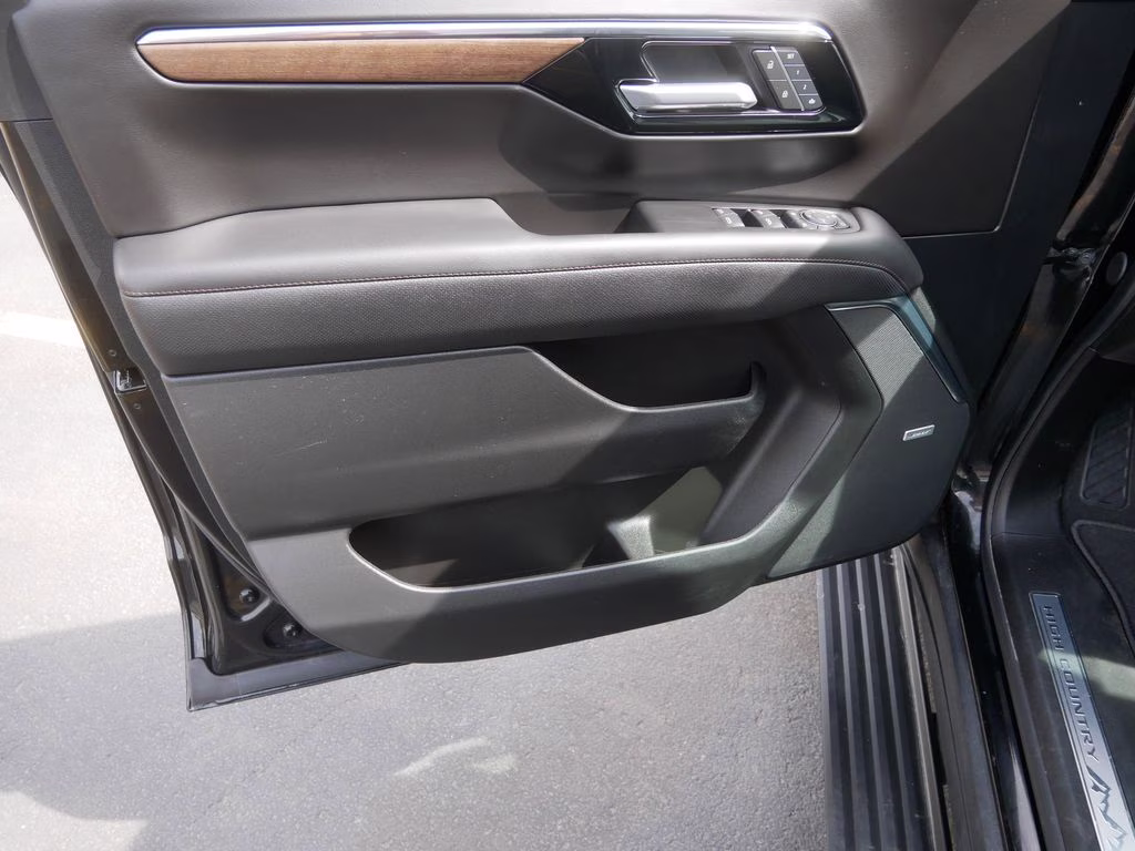 2025 Black Chevrolet Suburban High Country 4X4 SUV