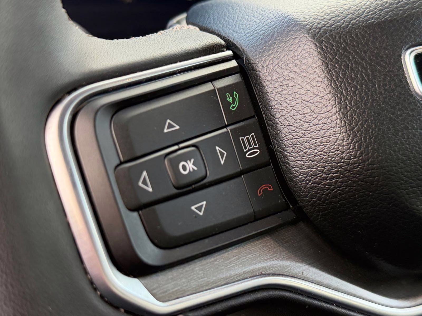 2024 Diamond Black Crystal Pearlcoat Jeep Wagoneer Series II 4X4 SUV