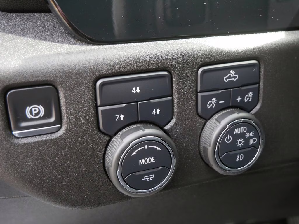 2025 Summit White Chevrolet Silverado 2500HD LT 4X4 Truck