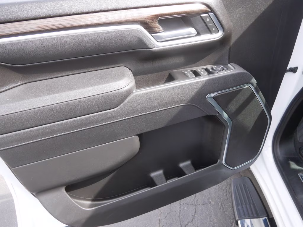 2025 Summit White Chevrolet Silverado 2500HD LT 4X4 Truck