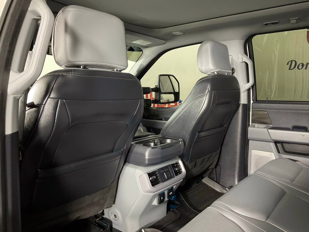 2024 White Metallic Ford F-150 Lariat 4X4 Truck