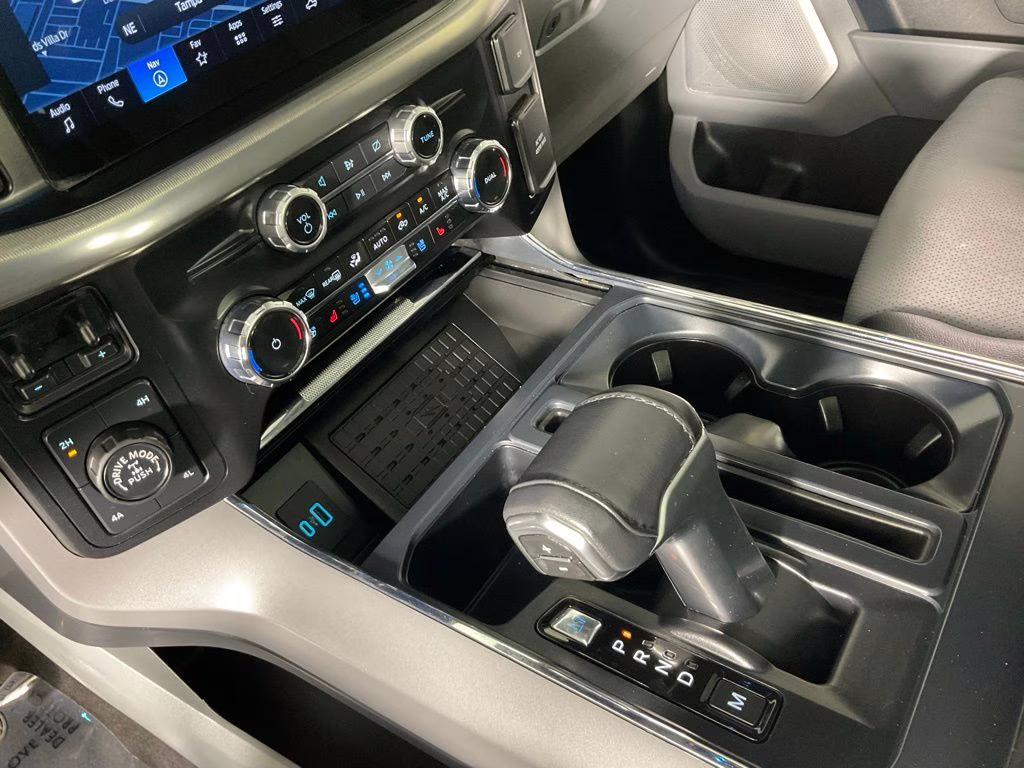 2024 White Metallic Ford F-150 Lariat 4X4 Truck