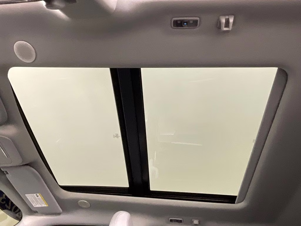 2024 White Metallic Ford F-150 Lariat 4X4 Truck