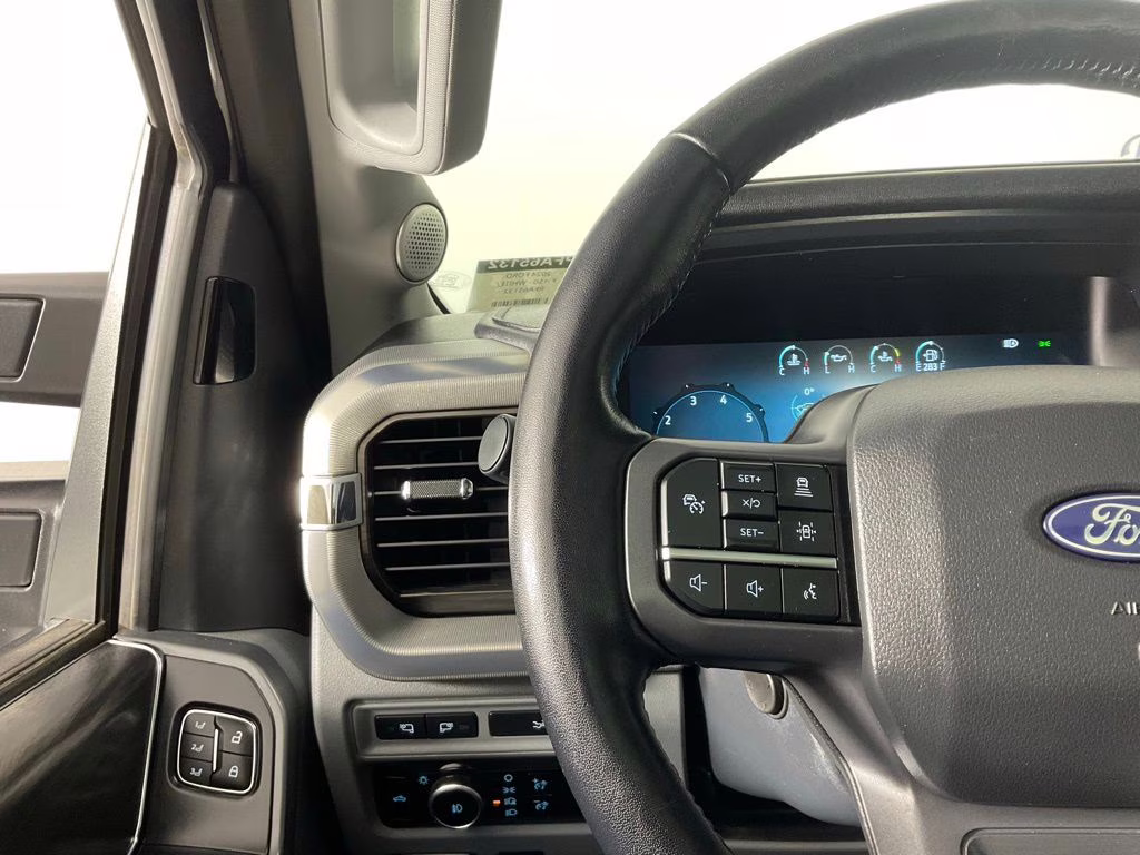 2024 White Metallic Ford F-150 Lariat 4X4 Truck