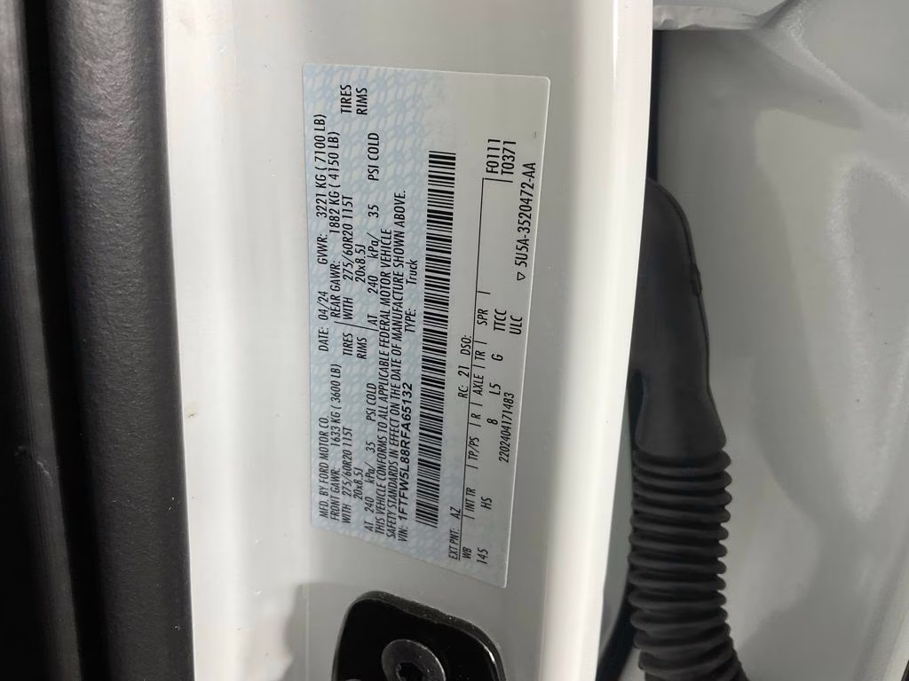 2024 White Metallic Ford F-150 Lariat 4X4 Truck