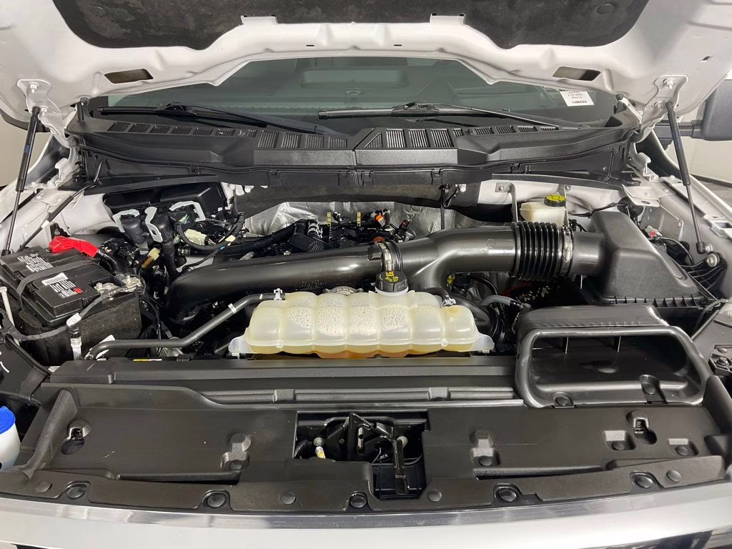 2024 White Metallic Ford F-150 Lariat 4X4 Truck