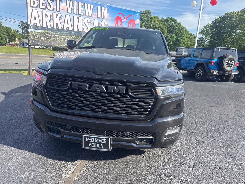 2025 Diamond Black Crystal Pearlcoat Ram 1500 Big Horn 4X4 Truck