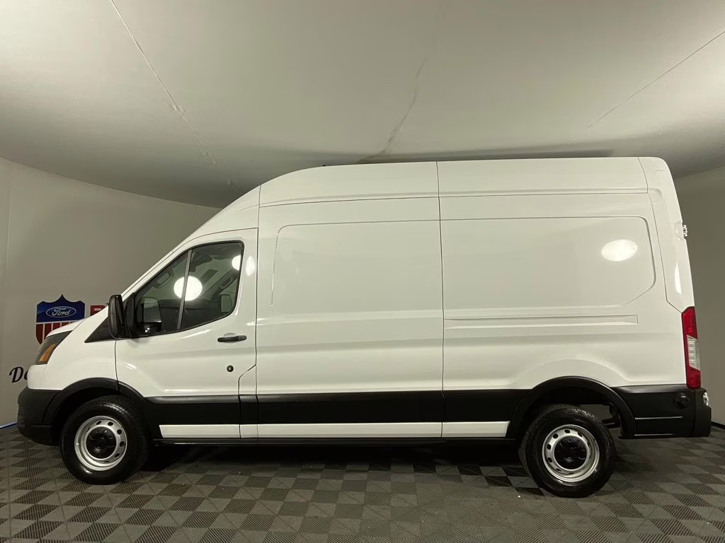 2024 Oxford White Ford Transit-250 Base 148''WB RWD Van