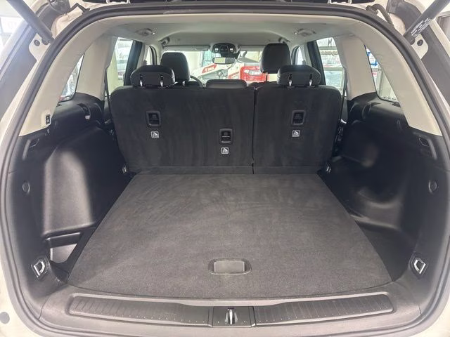2023 Bright White Clearcoat Jeep Grand Cherokee Limited 4X4 SUV