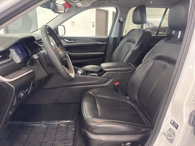 2023 Bright White Clearcoat Jeep Grand Cherokee Limited 4X4 SUV