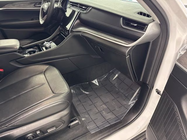 2023 Bright White Clearcoat Jeep Grand Cherokee Limited 4X4 SUV