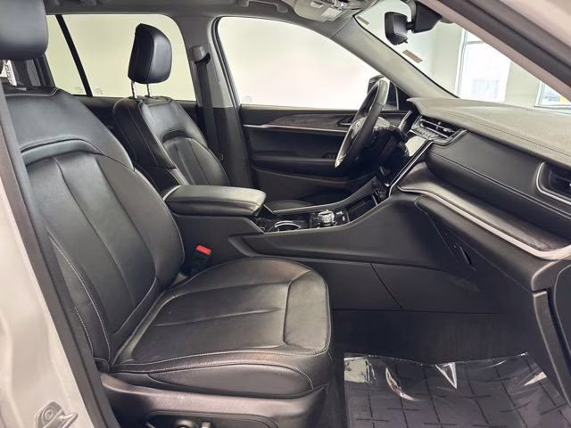 2023 Bright White Clearcoat Jeep Grand Cherokee Limited 4X4 SUV