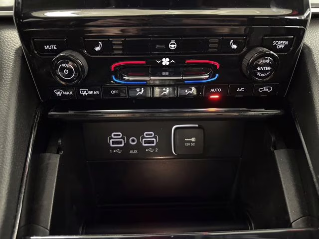 2023 Bright White Clearcoat Jeep Grand Cherokee Limited 4X4 SUV