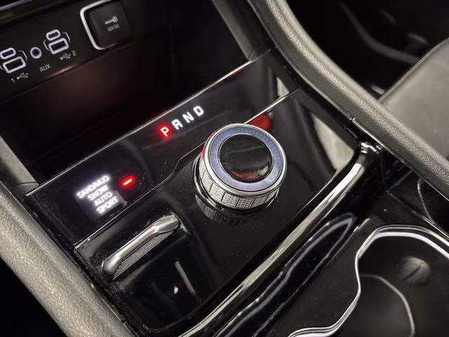 2023 Bright White Clearcoat Jeep Grand Cherokee Limited 4X4 SUV