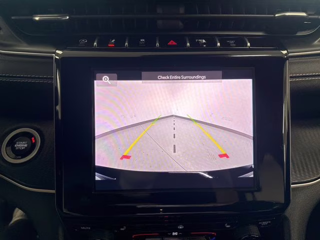 2023 Diamond Black Crystal Pearlcoat Jeep Grand Cherokee L Altitude 4X4 SUV