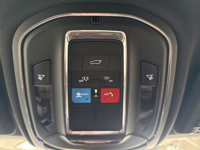 2023 Diamond Black Crystal Pearlcoat Jeep Grand Cherokee L Altitude 4X4 SUV