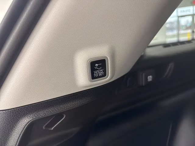 2023 Diamond Black Crystal Pearlcoat Jeep Grand Cherokee 4xe 4X4 SUV