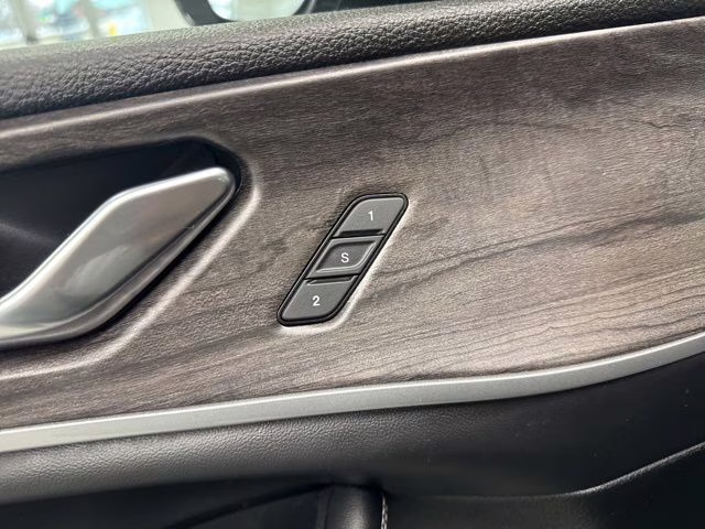 2023 Diamond Black Crystal Pearlcoat Jeep Grand Cherokee 4xe 4X4 SUV