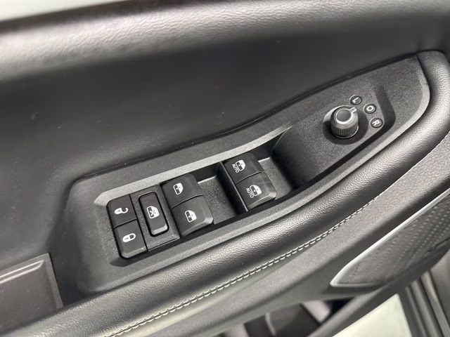 2023 Diamond Black Crystal Pearlcoat Jeep Grand Cherokee 4xe 4X4 SUV