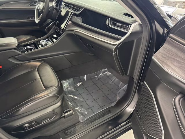 2023 Diamond Black Crystal Pearlcoat Jeep Grand Cherokee 4xe 4X4 SUV