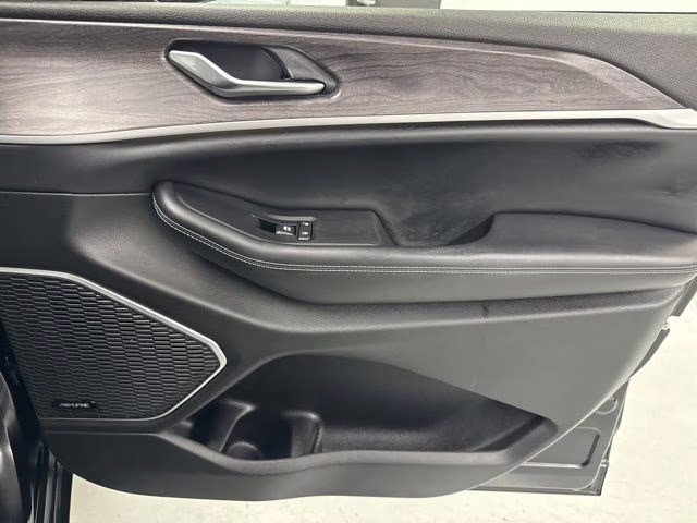 2023 Diamond Black Crystal Pearlcoat Jeep Grand Cherokee 4xe 4X4 SUV