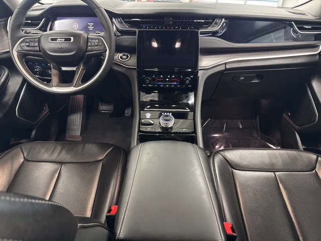 2023 Diamond Black Crystal Pearlcoat Jeep Grand Cherokee 4xe 4X4 SUV