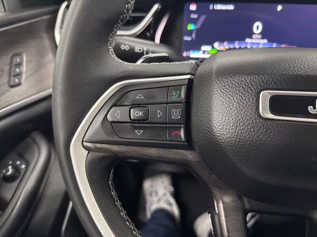 2023 Diamond Black Crystal Pearlcoat Jeep Grand Cherokee 4xe 4X4 SUV