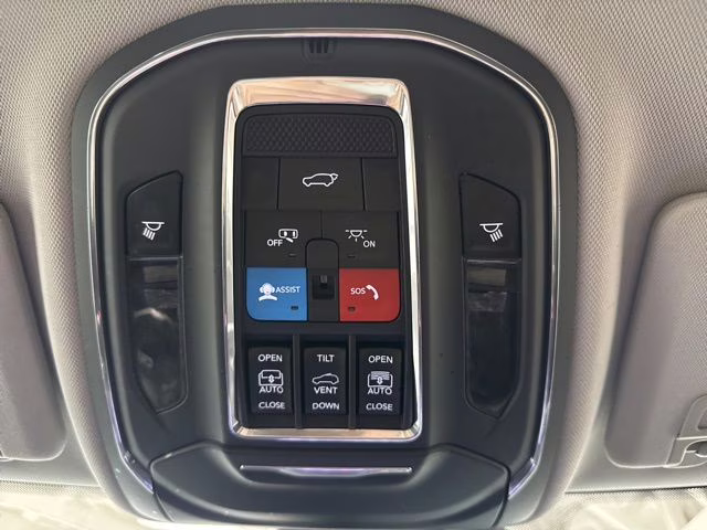 2023 Diamond Black Crystal Pearlcoat Jeep Grand Cherokee 4xe 4X4 SUV