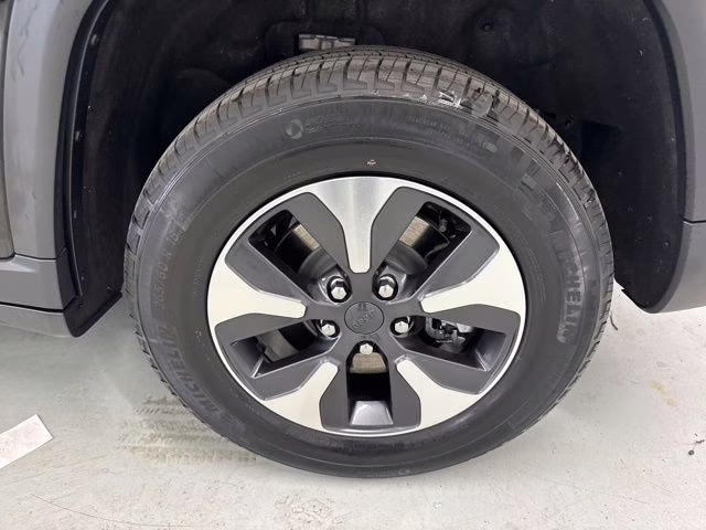 2023 Diamond Black Crystal Pearlcoat Jeep Grand Cherokee 4xe 4X4 SUV