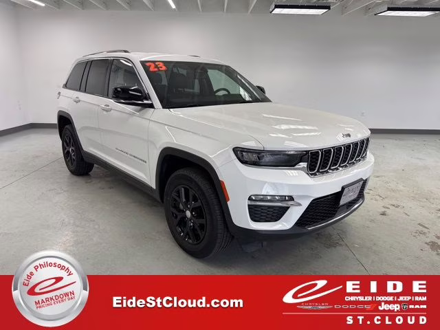 2023 Bright White Clearcoat Jeep Grand Cherokee Limited 4X4 SUV