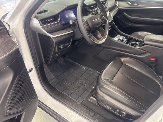 2023 Bright White Clearcoat Jeep Grand Cherokee Limited 4X4 SUV